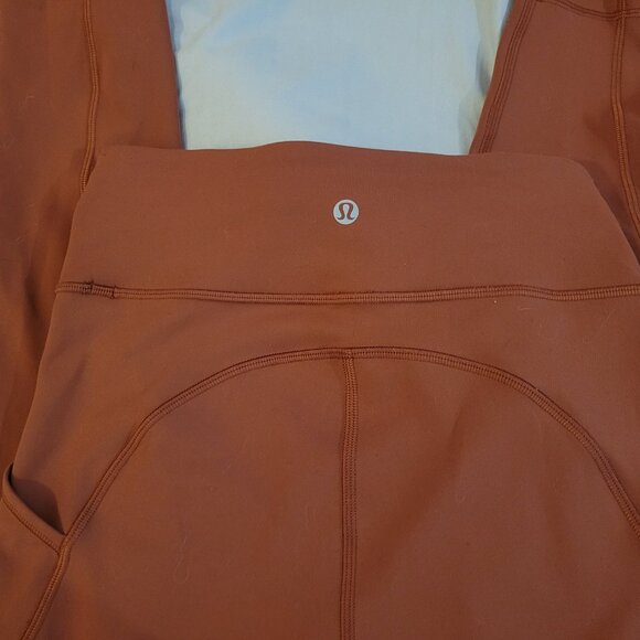 Sz 4 Lululemon Invigorate Tights with pockets! - Picture 3 of 5